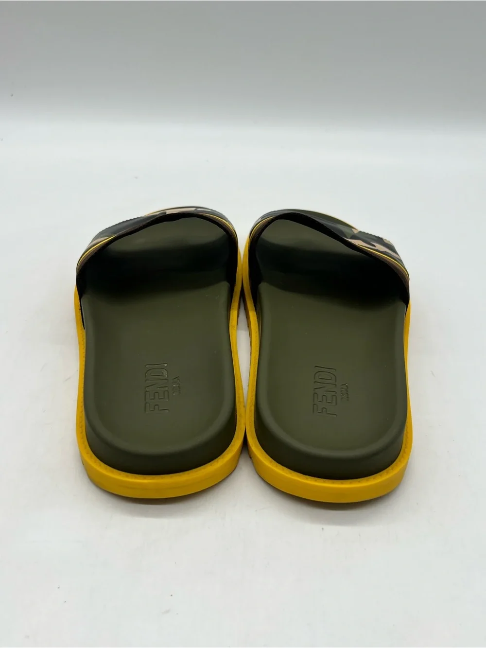 FENDI Yellow Green Camo Leather Men’s Size 11 flip flops Fashion Sandals Shoes